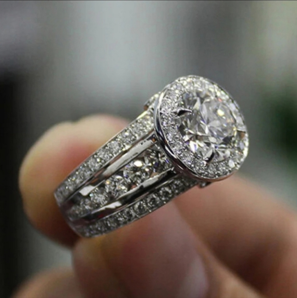 Beautiful Layered Diamond Ring - Picture 3 of 4